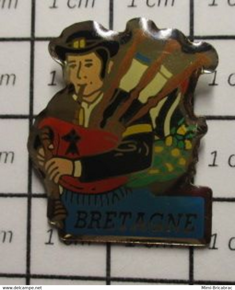 710f Pin's Pins / Beau Et Rare / THEME : MUSIQUE / BRETAGNE BINIOU BOMBARDE CORNEMUSE - Musique