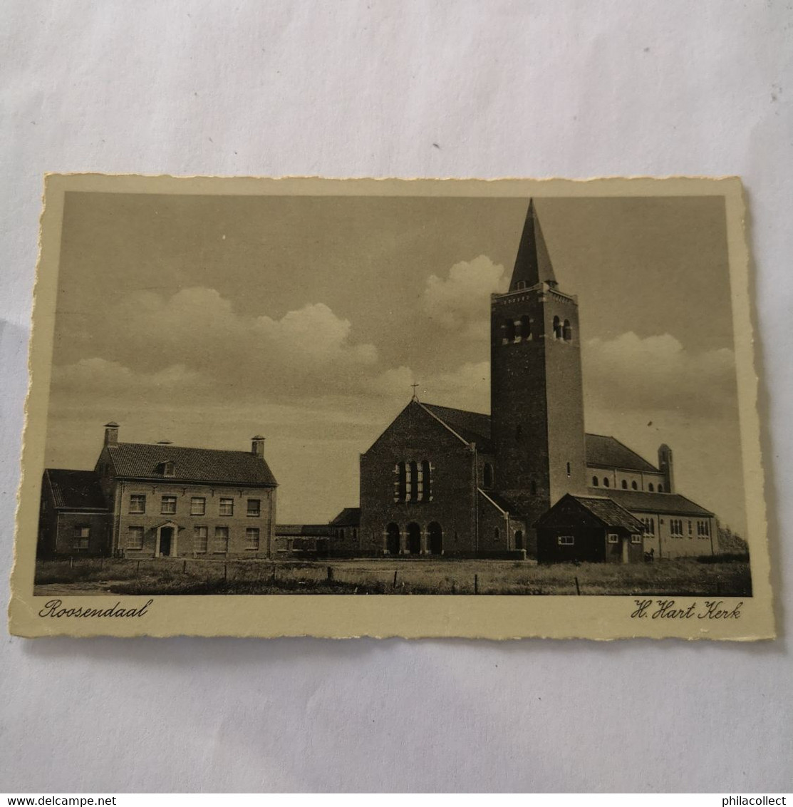 Roosendaal (N - Br.) H. Hart Kerk En Omgeving 19?? - Roosendaal