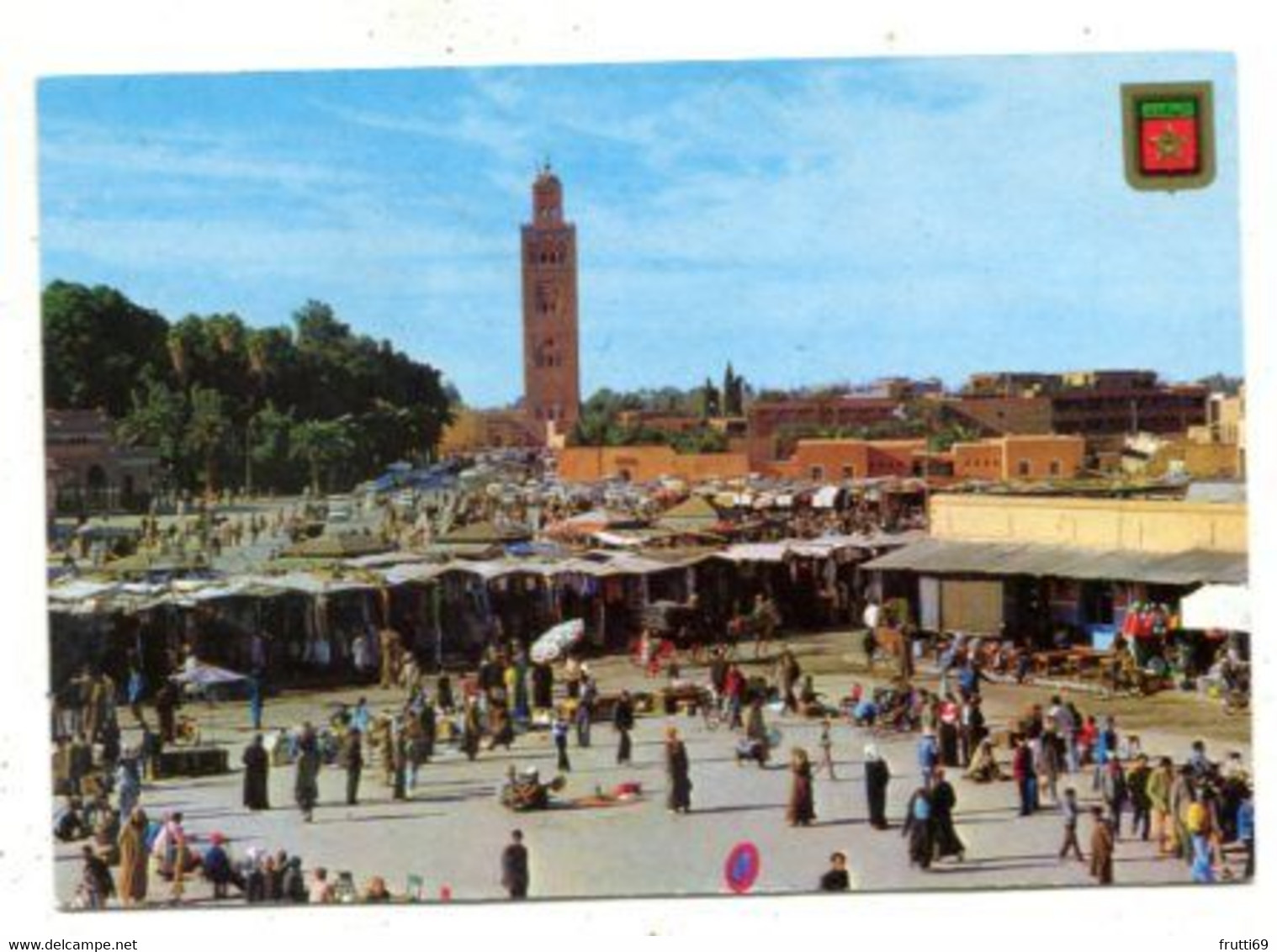 AK 050144 MAROC - Marrakech - Ülace Djemaa El Fna Et La Koutoubia - Marrakech