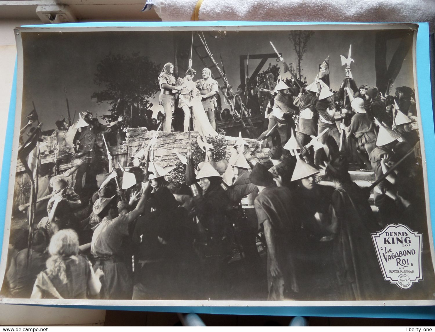 Dennis KING Dans " LA VAGABOND ROI " Avec Jeanette MacDONALD ( Opéra PARAMOUNT >>> Photo Size 30 X 45 Cm.) ! - Foto