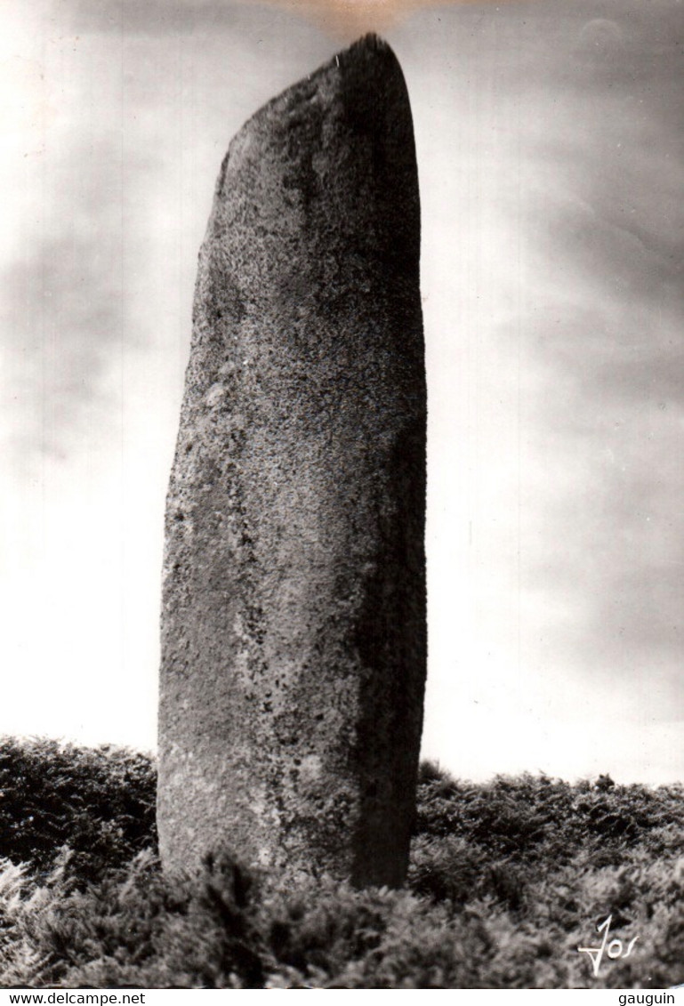 CPA - MÉGALITHE - MENHIR De KERLOAS Entre St Renan Et Plouarzel ... Edition Jos Le Doaré - Dolmen & Menhirs