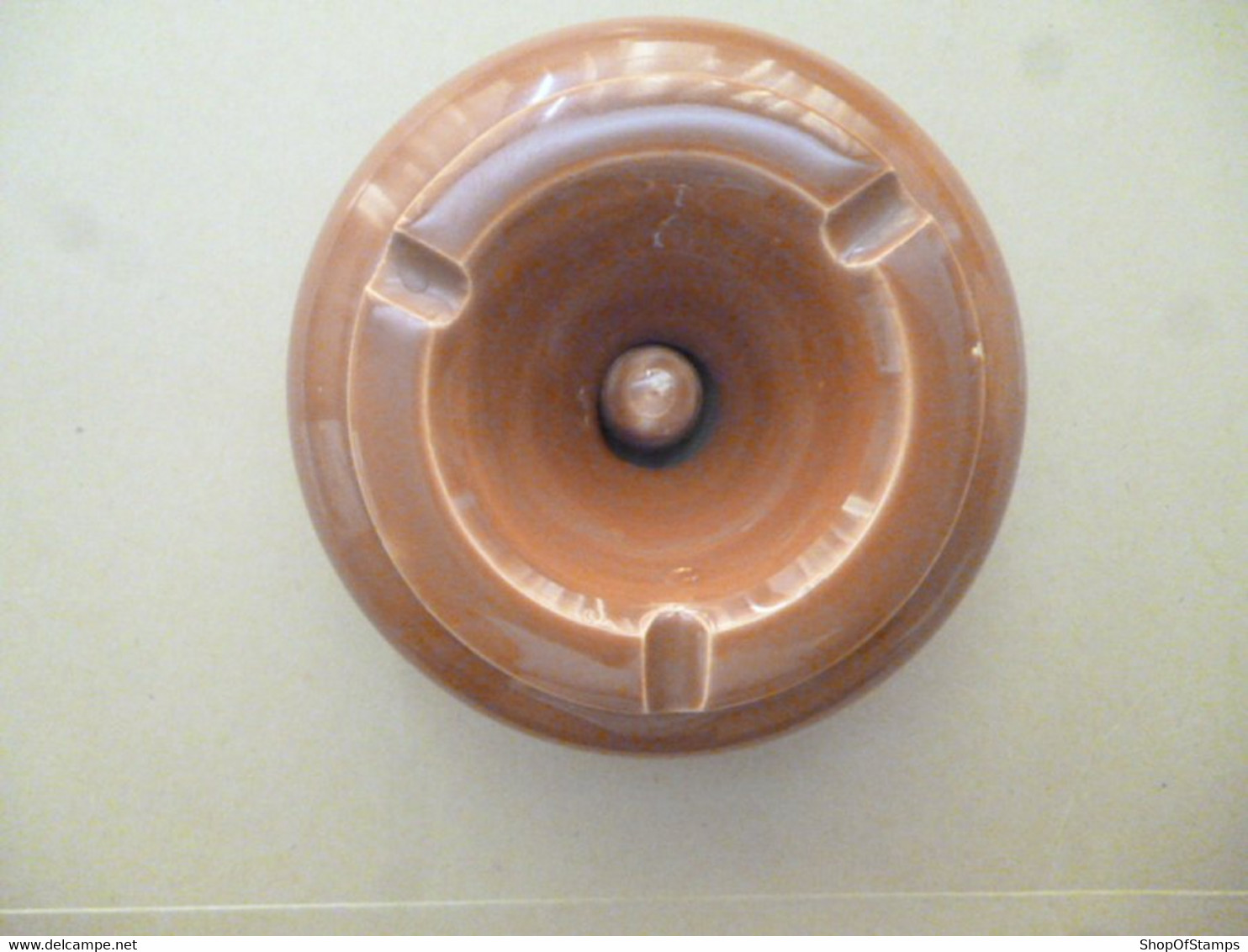 ASH TRAY WITH BASE AS BOWL FOR WATER FOR ASH - Porcelain