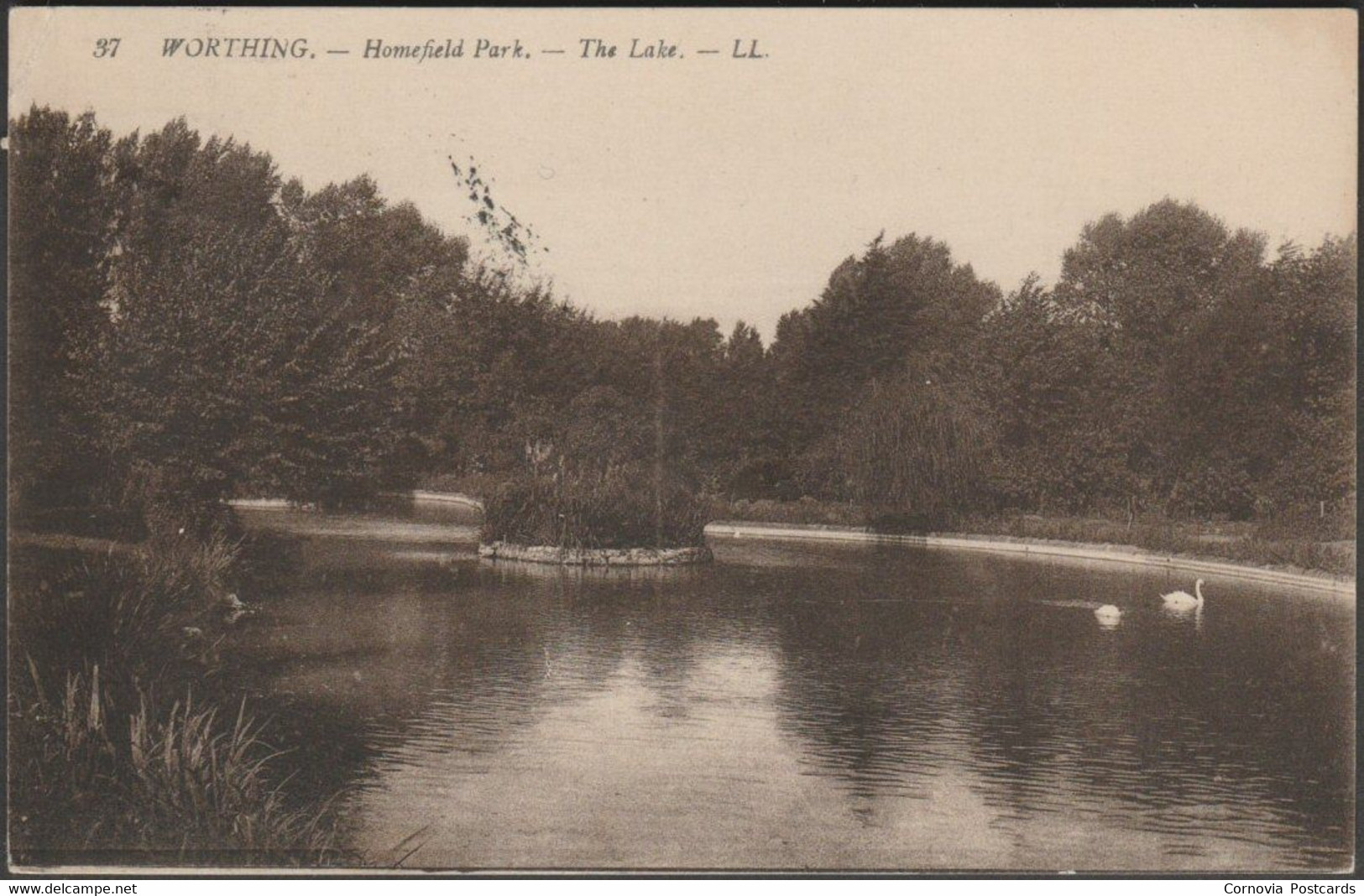 The Lake, Homefield Park, Worthing, Sussex, 1916 - Lévy Postcard LL37 - Worthing