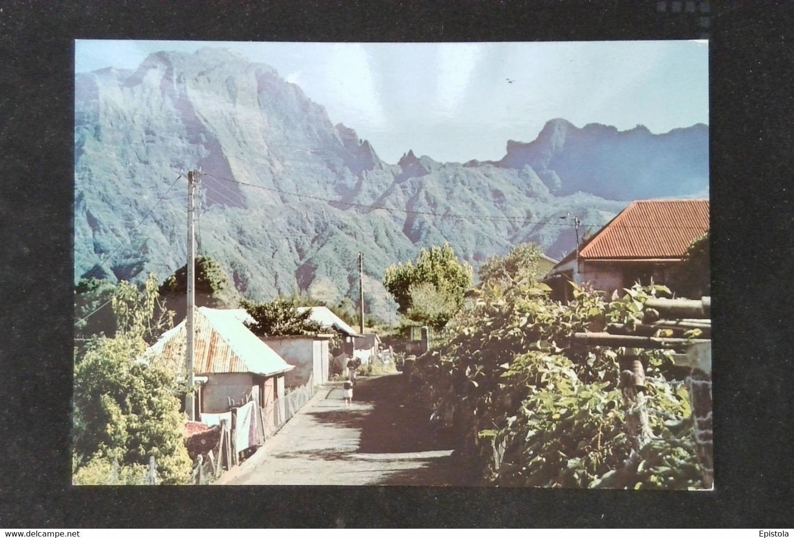 ► LA REUNION - CILAOS. Ruelle Typique - Reunion