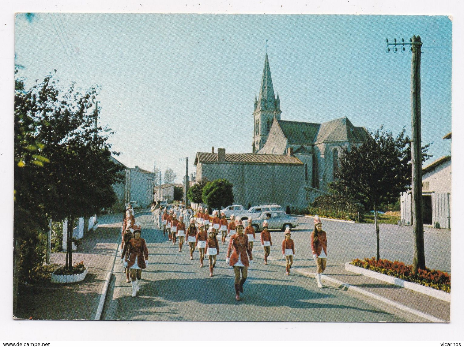 CP 85 BOULOGNE Défilé Des Majorettes Et De La Musique - Altri & Non Classificati