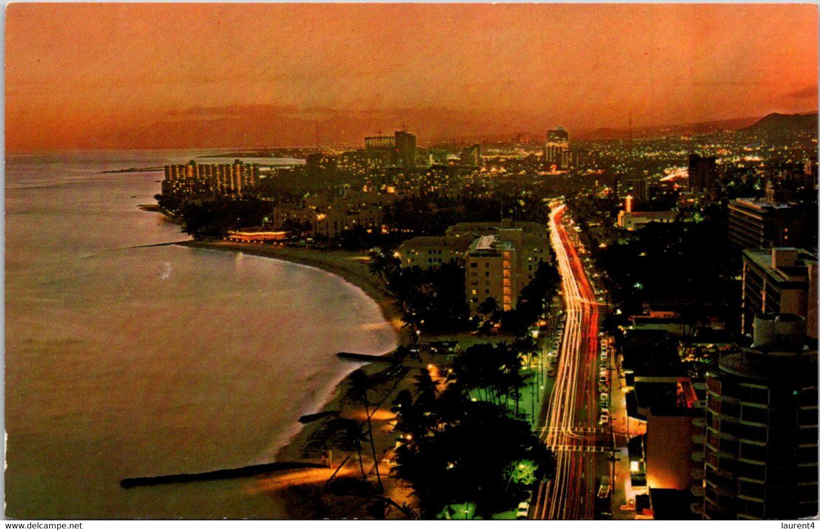 (4 H 1) Older Postcard - USA - Hawaii - Waikiki At Night - Big Island Of Hawaii