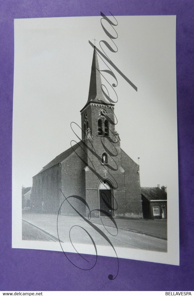 Sint-Maria-Lierde Kerk  Foto. Privaat Opname - Lierde