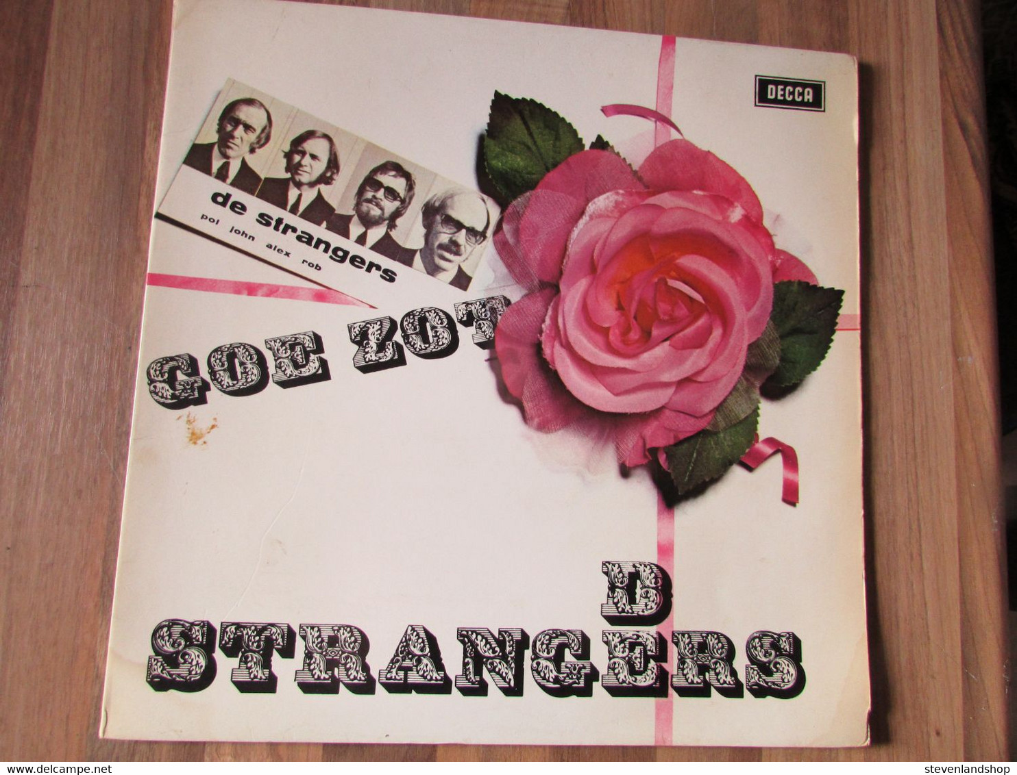 De Strangers, Goe Zot - Cómica