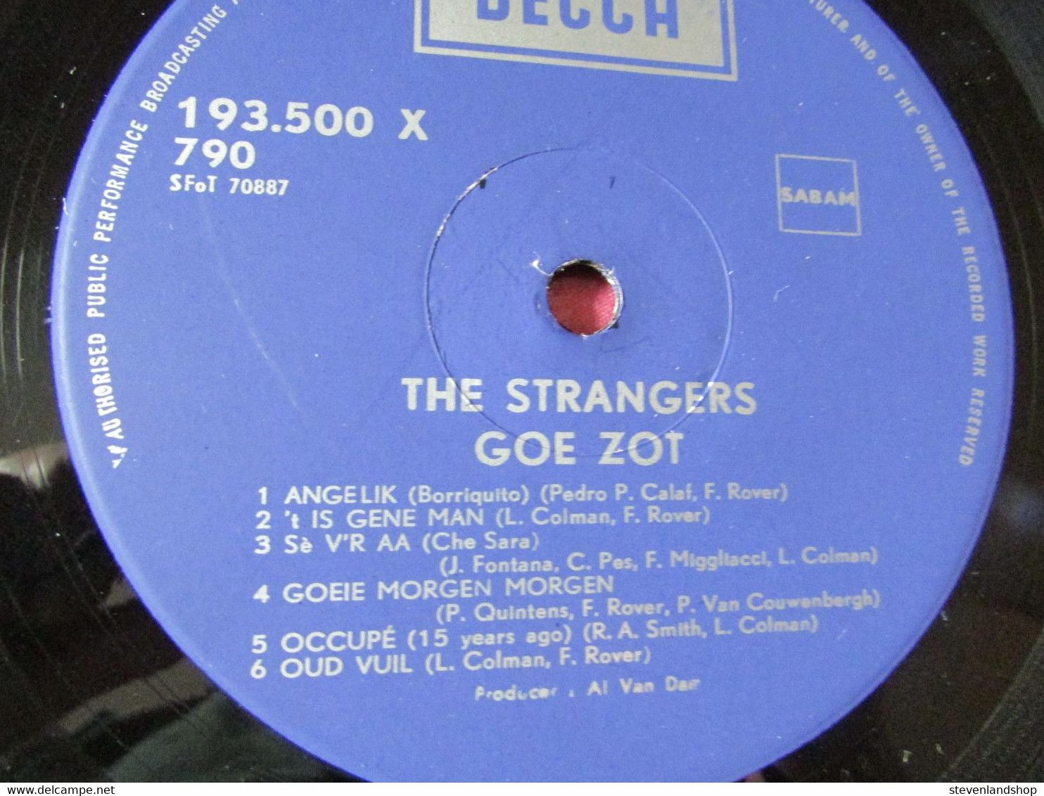 De Strangers, Goe Zot - Cómica