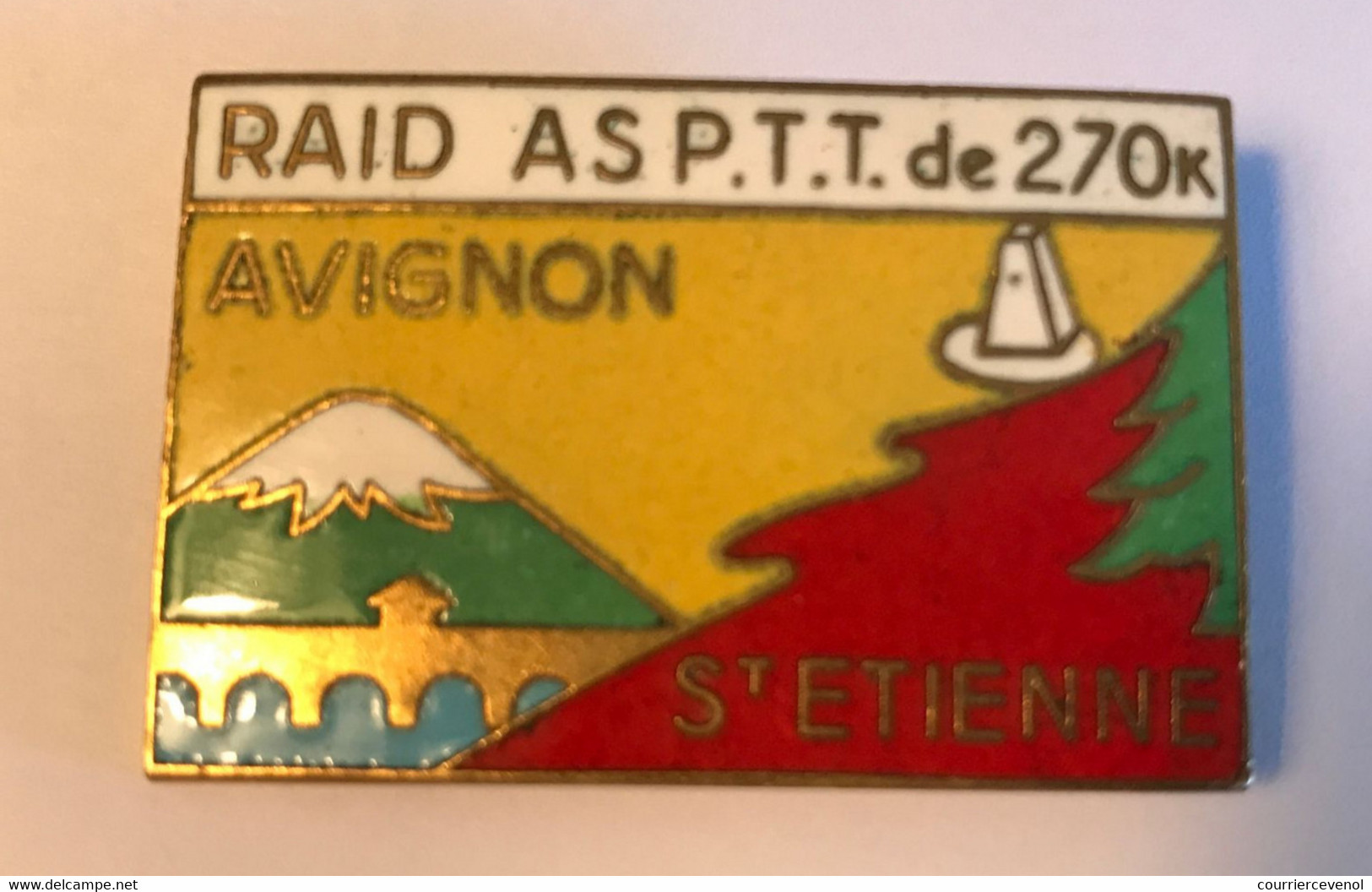 Badge (fixation épingle) - Raid AS P.T.T. De 270 Km - AVIGNON - St ETIENNE - Wielrennen