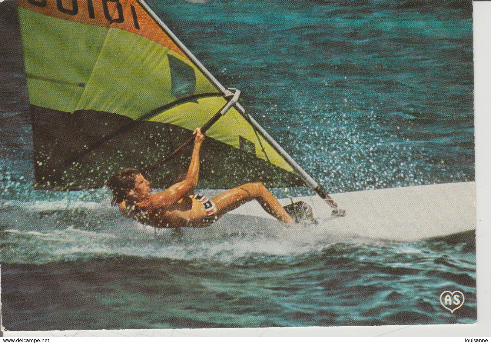 SOUVENIRS  DE  VACANCES  - C P M  ( 22 / 5 / 19  ) - Water-skiing