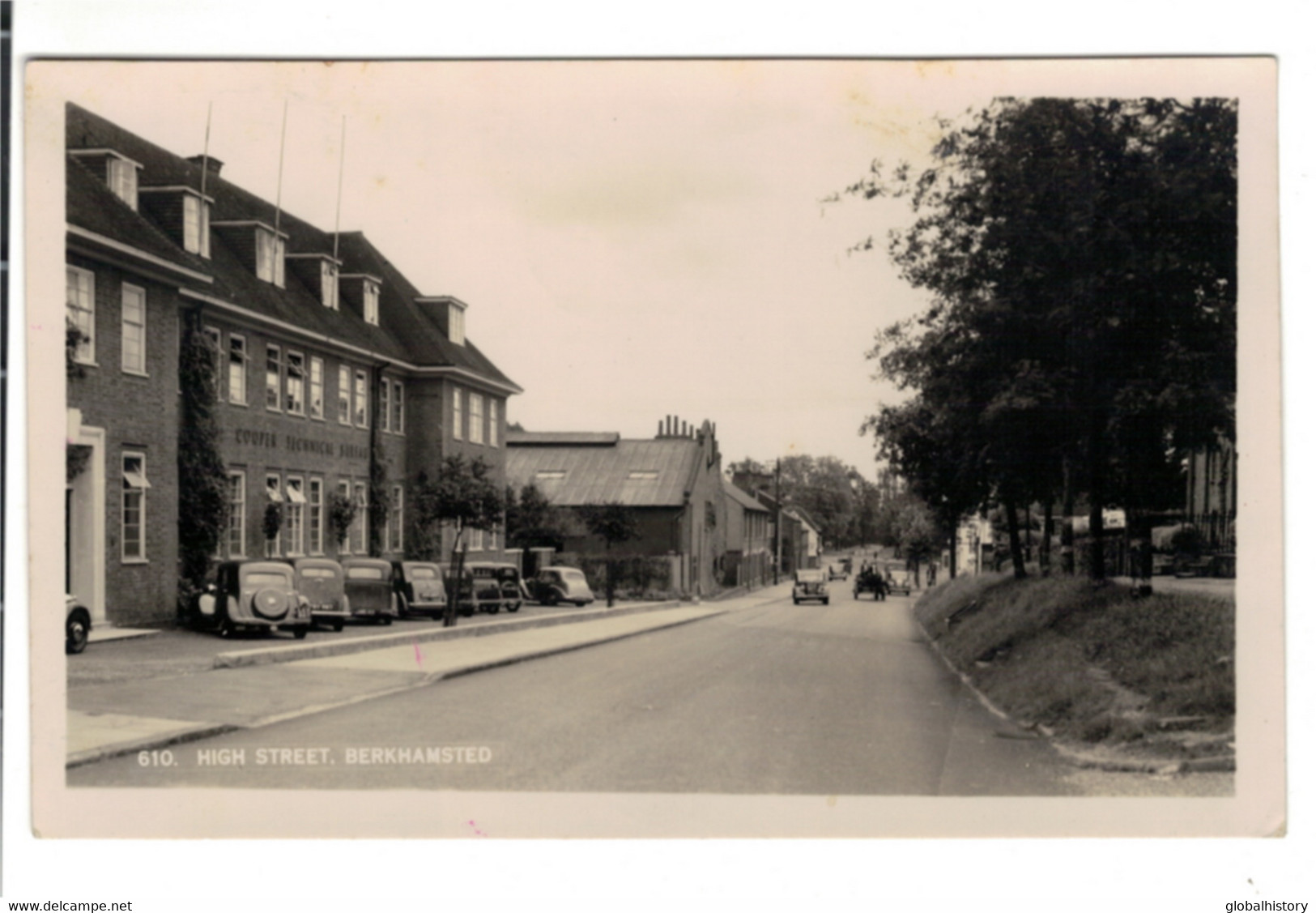 DG2736 - HIGH STREET - BERKHAMSTED W. A LOT CARS - Herefordshire