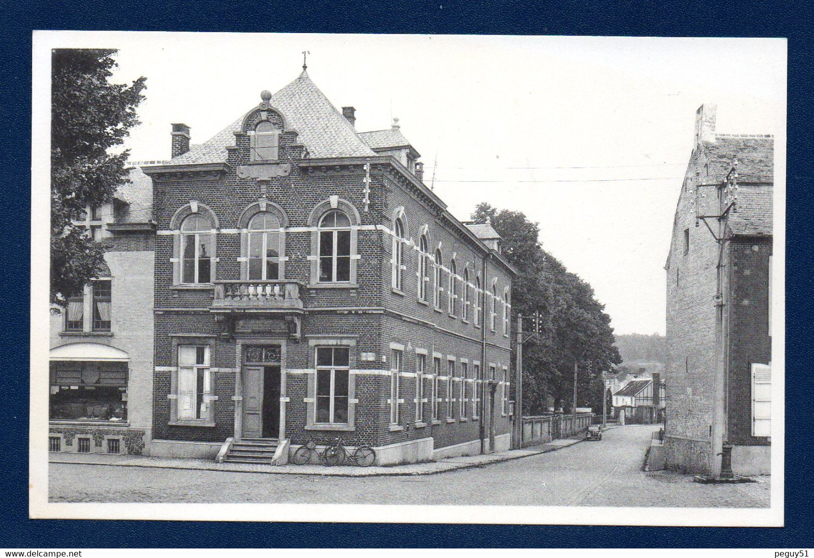 Grez-Doiceau. L'Hôtel De Ville Et La Rue Saint-Georges ( église St. Georges. Magasin Louis Maricq). Lot De 2 Cartes - Grez-Doiceau