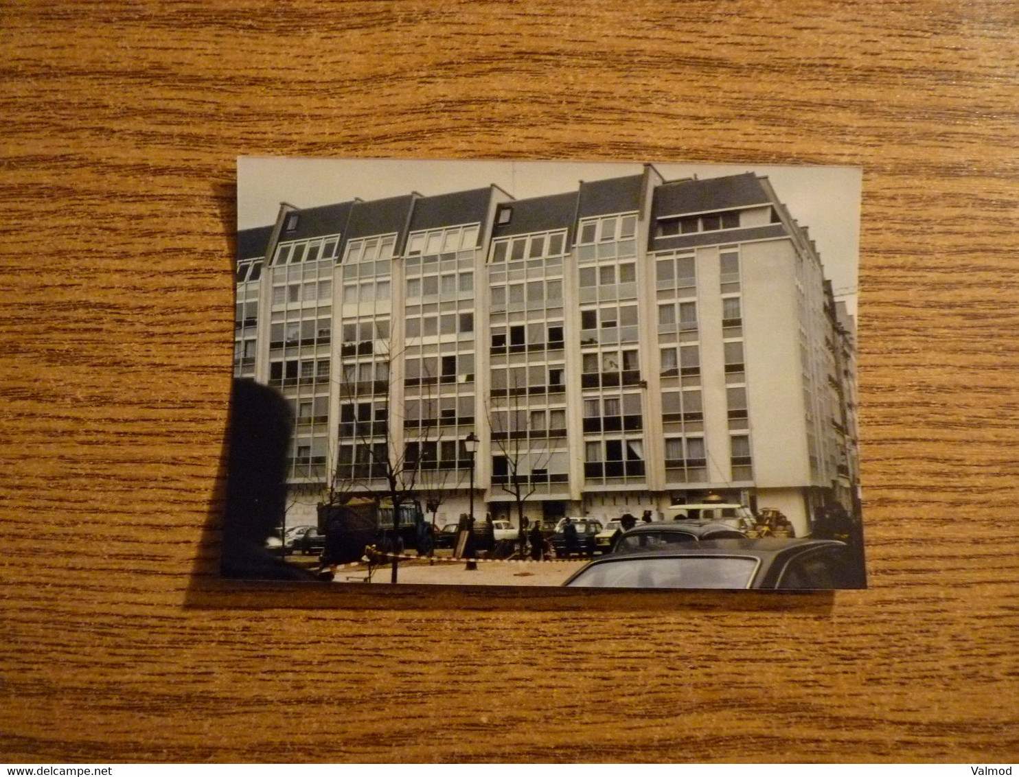 Beaubourg-Centre Pompidou - Paris (75) Lot de 26 Photos toutes photographiées recto - 9 cm x 13,2 cm environ.