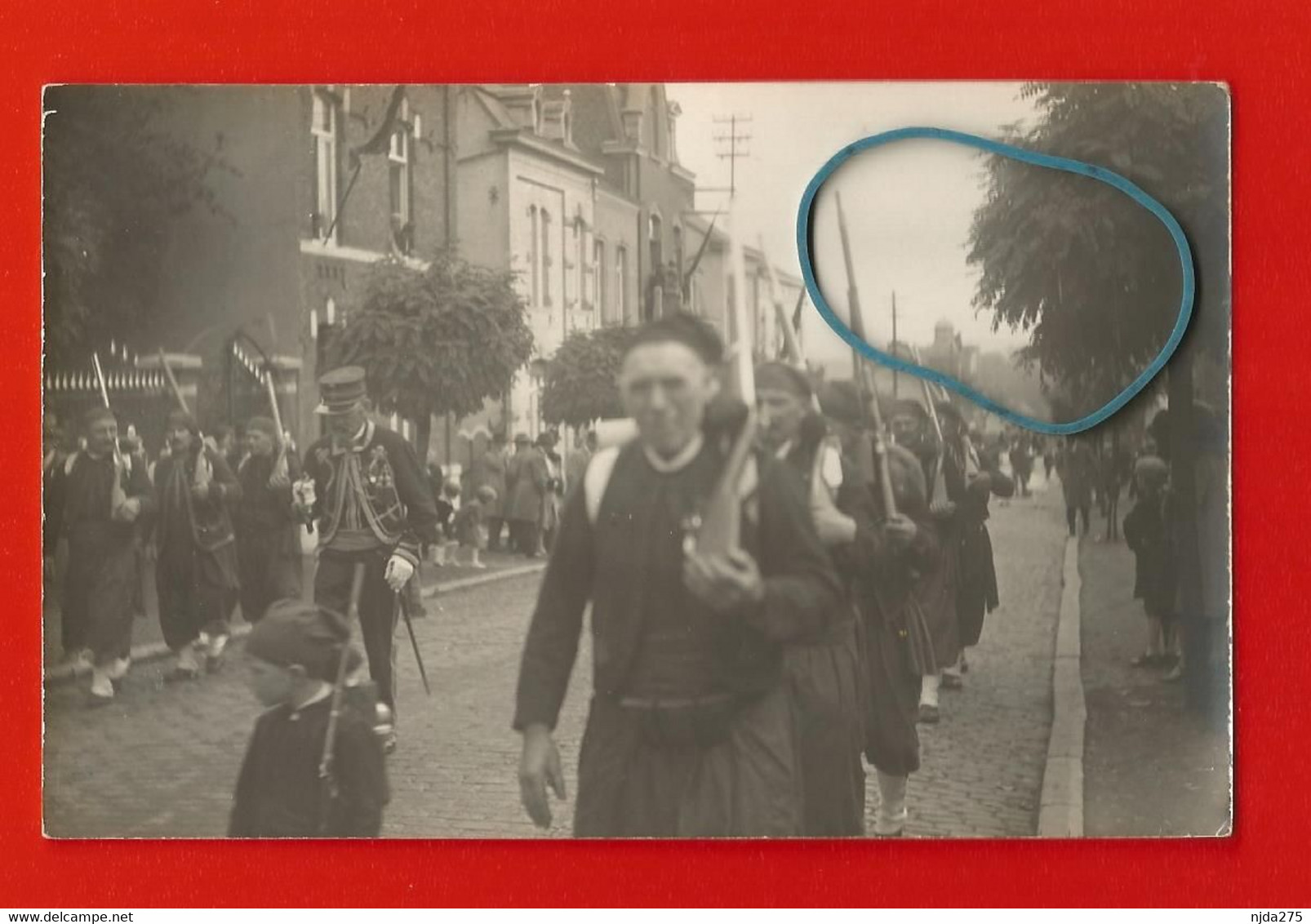 Fosses La Ville: Belle Photo-carte Du Groupe Des Zouaves En 1935et L'officier Au Milieu Du Groupe - Lieux