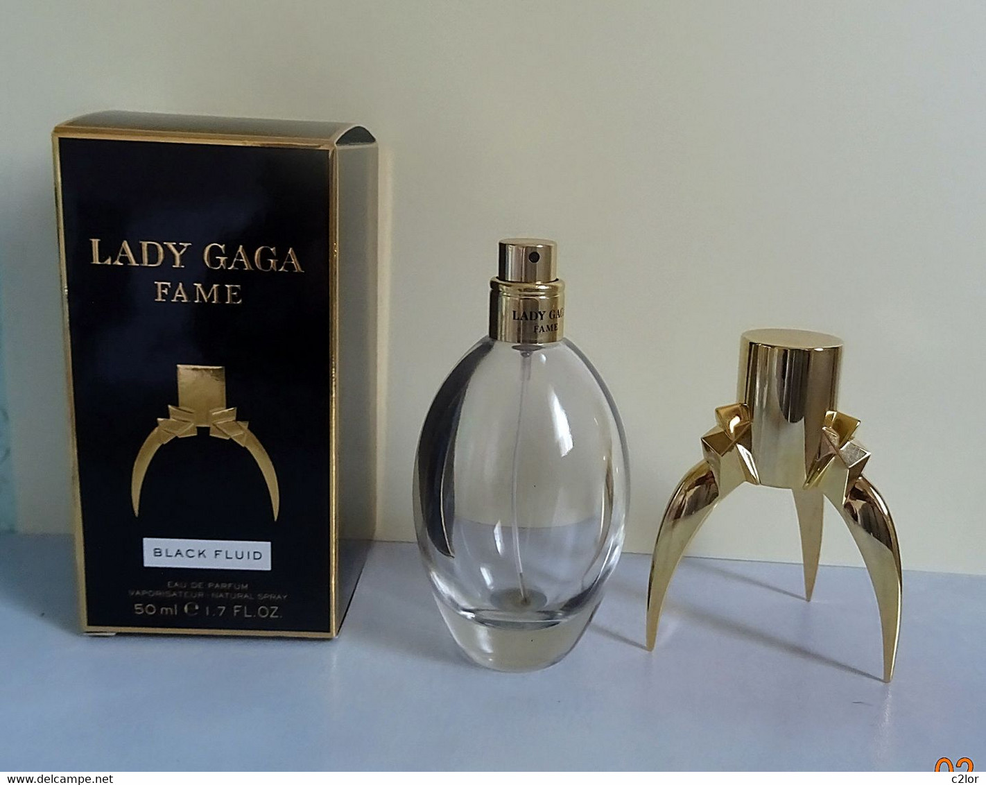 Flacon Vaporisateur "LADY GAGA FAME"  Eau De Parfum 50 Ml VIDE/EMPTY Avec Sa Boite, Collection/décoration - Bottles (empty)