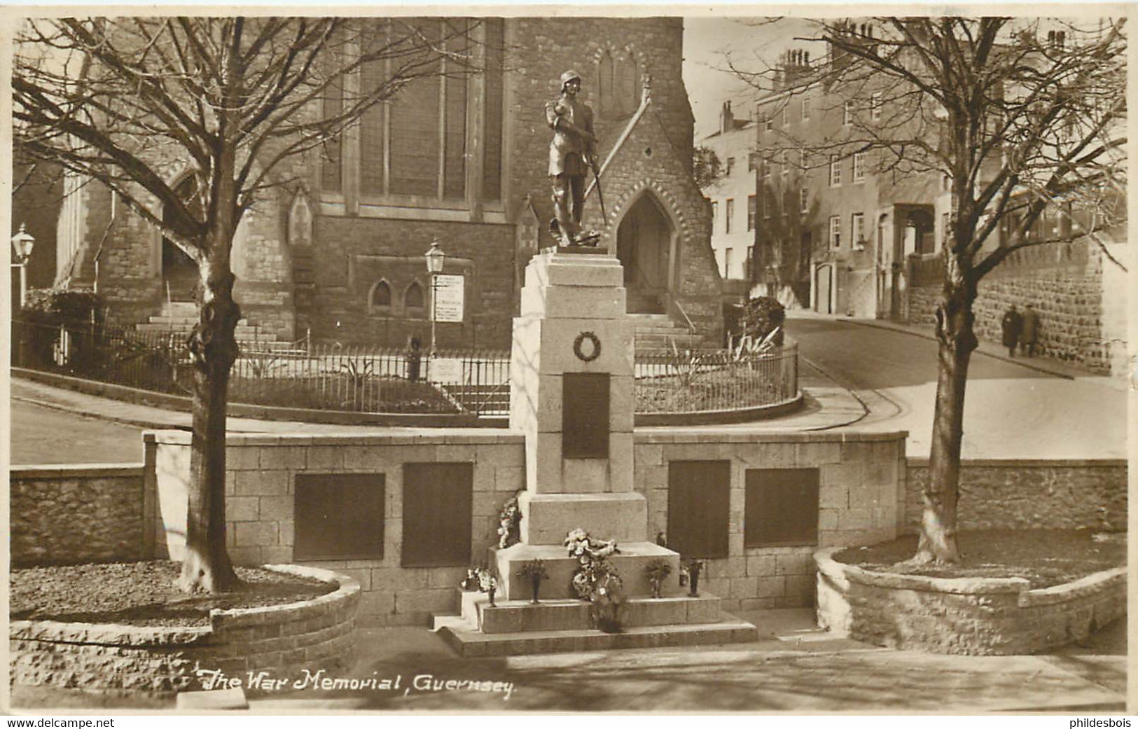 GUERNSEY  The War Memorial - Guernsey