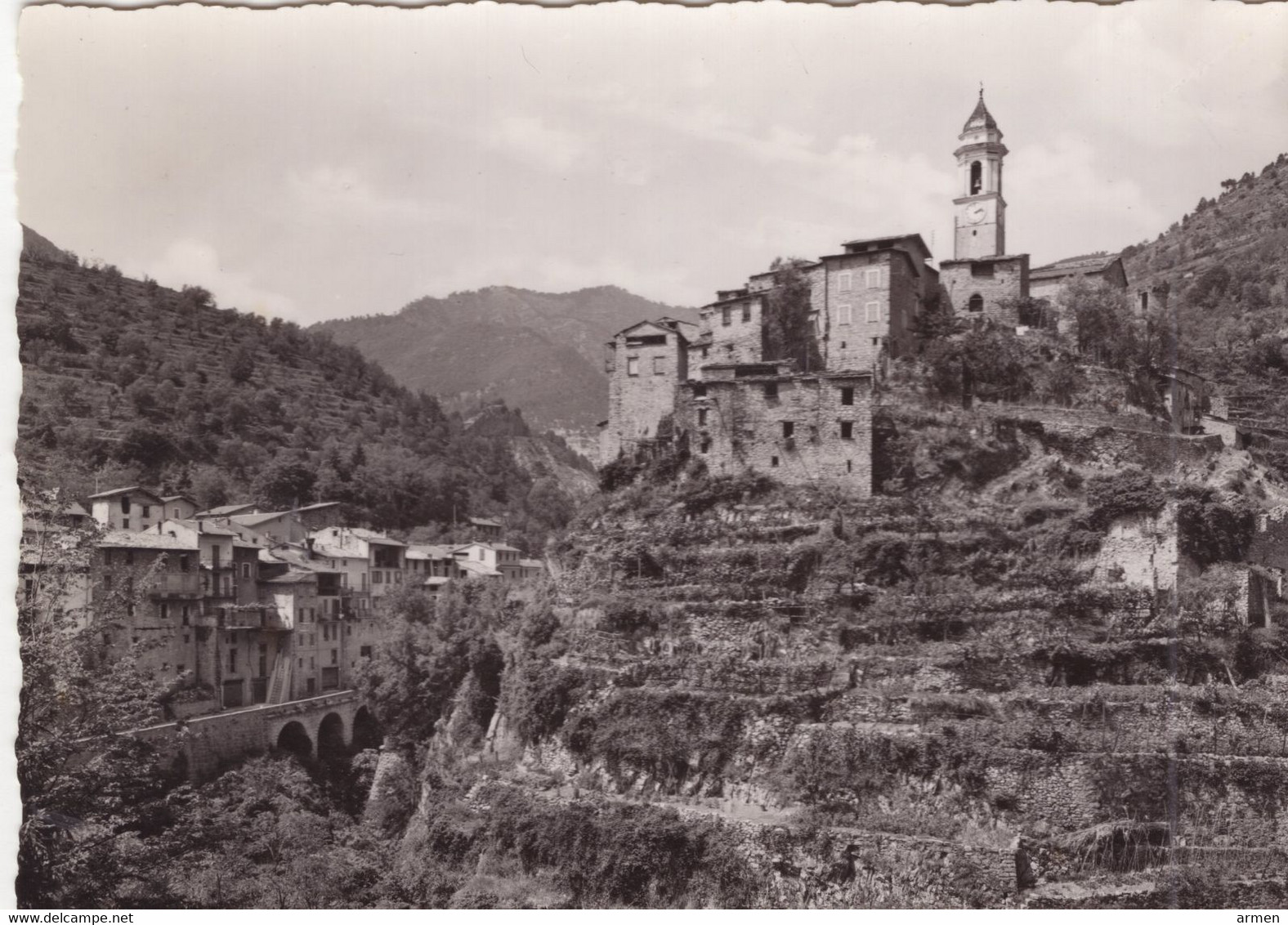 06-LUCERAM-QUARTIER DU BAOUS AVEC L'EGLISE DU XVe SIECLE- CPSM- ANIMEE - Brest