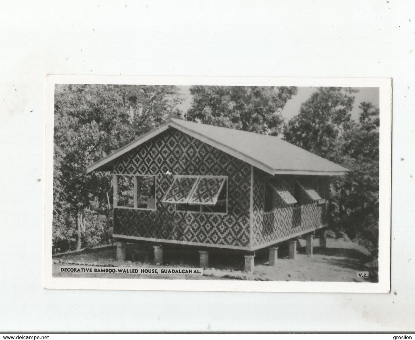 GUADALCANAL 2  DECORATIVE BAMBO- WALLED HOUSE (HONIARA SOLOMON ISLANDS . ILES SALOMON) - Salomon