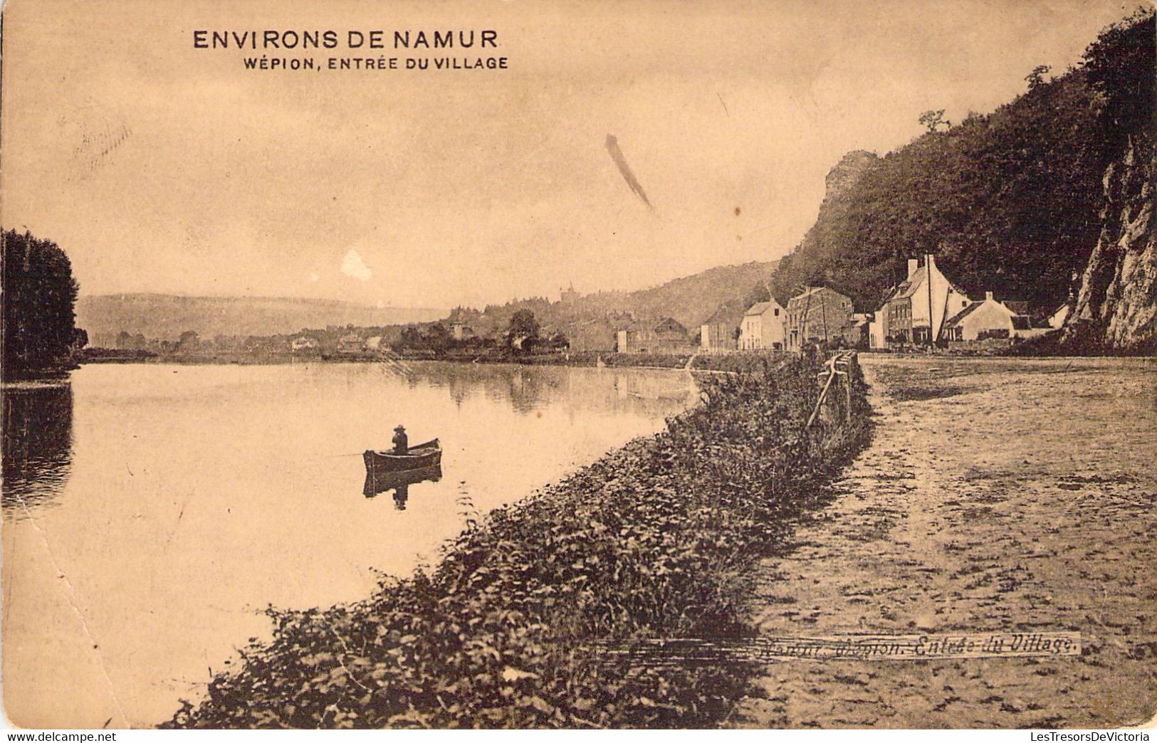 CPA Environs De Namur - Wepion Entrée Du Village - Pécheur Dans Sa Barque - Namur