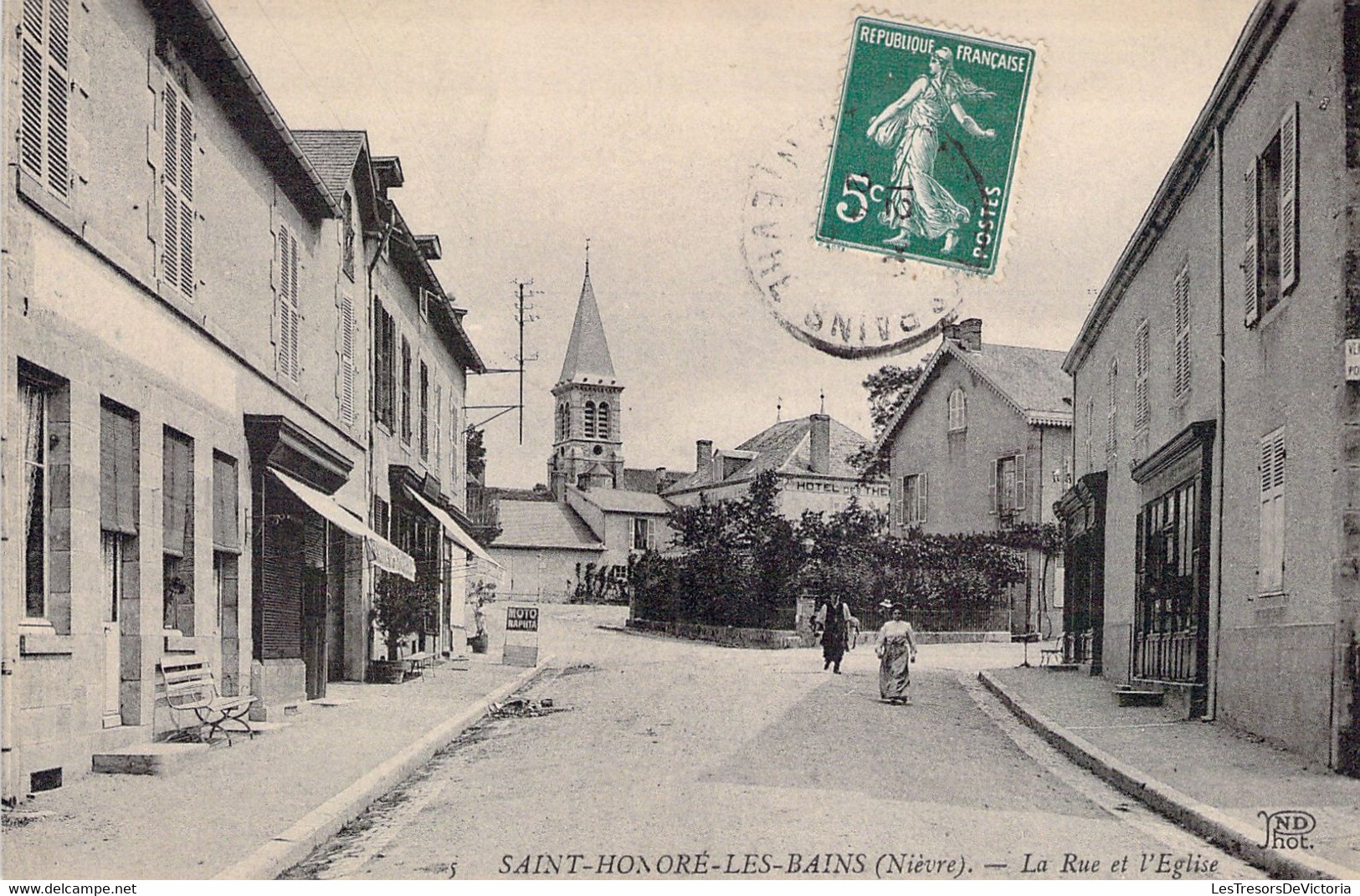 CPA St Honoré Les Bains - La Rue Et L'église - - Saint-Honoré-les-Bains