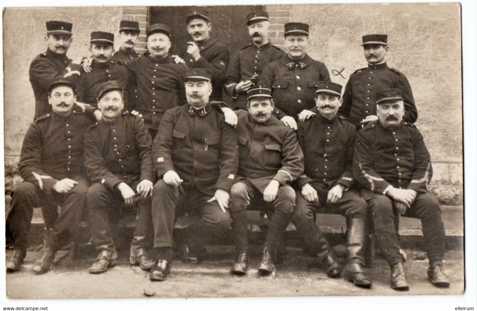 MILITARIA 14-18. BESANCON  GROUPE De MILITAIRES Du 4e REGIMENT. PHOTOGRAPHE FESTAS à BESANCON. - Guerre 1914-18