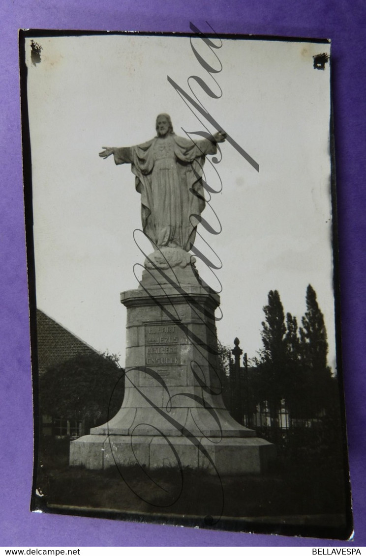 Brasschaat Standbeeld Opschrift "Heilig Hart Van Jesus Bescherm Ons Volk" Foto Photo - Brasschaat