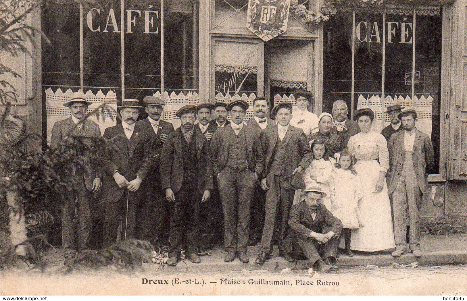 CPA De DREUX - Maison Guillaumain,Place Rotrou. - Dreux