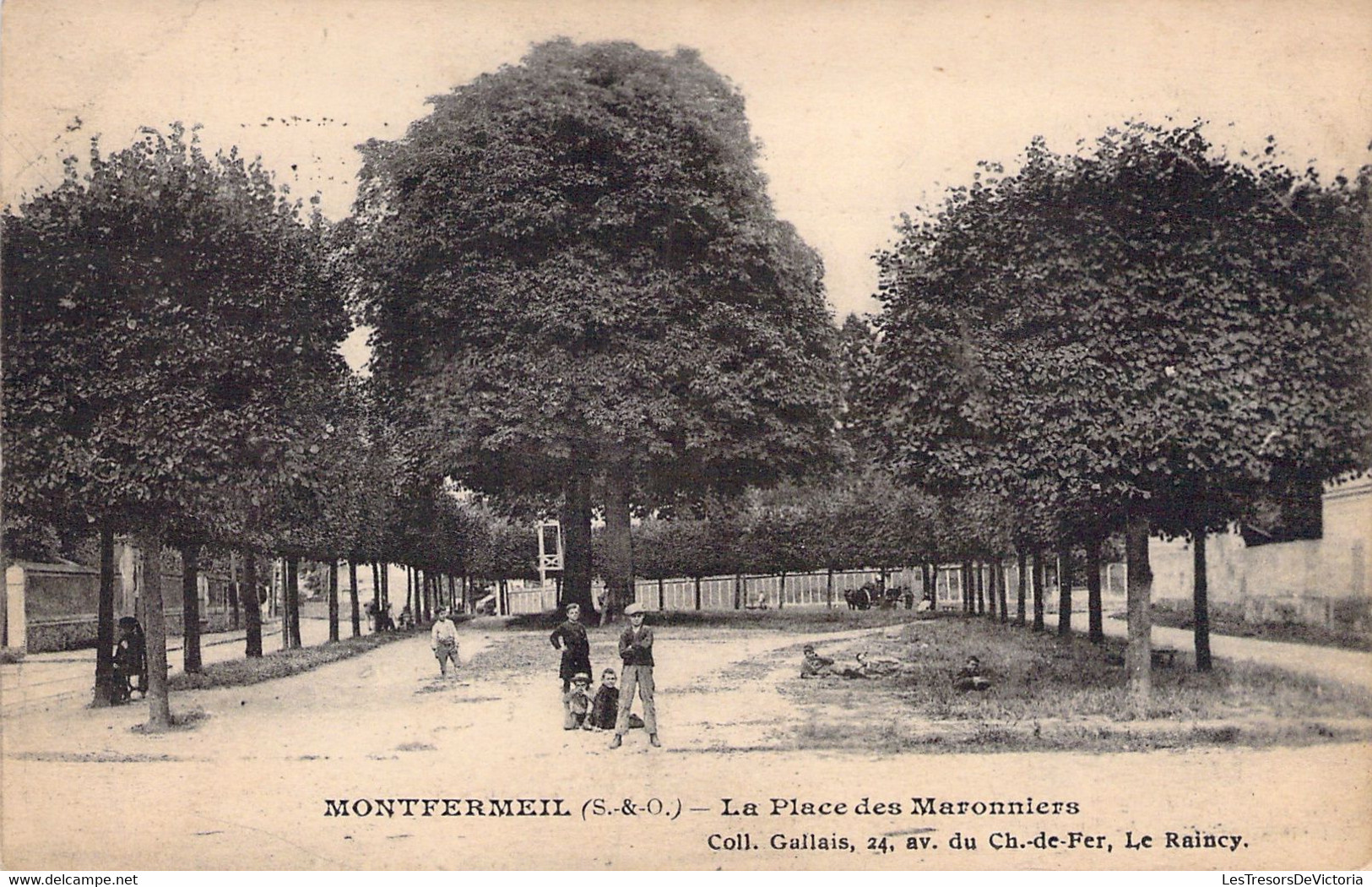 CPA Montfermeil - La Place Des Maronniers - 1920 - Montfermeil