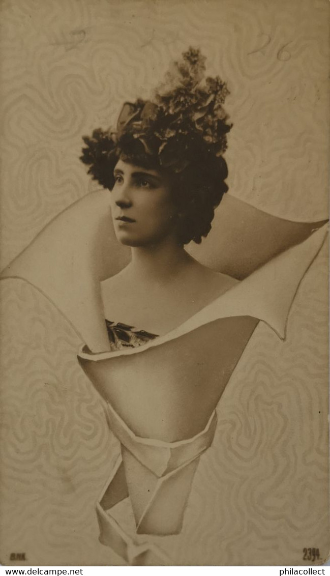 Photo Montage Woman (Art Nouveau?) 1908 - Women