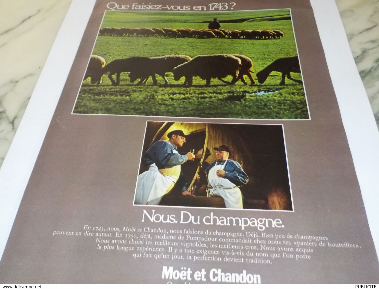 ANCIENNE  PUBLICITE CHAMPAGNE MOET ET CHANDON 1970 - Alcools