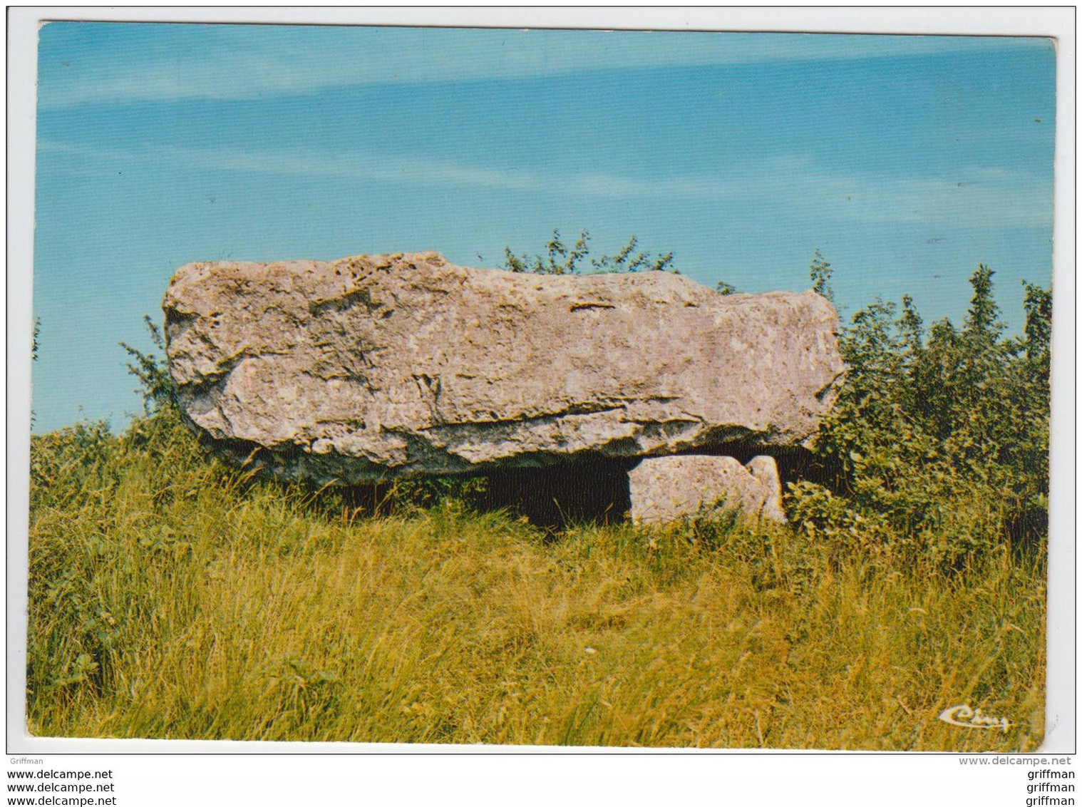 MANSLE L'UN DES DOLMENS DU HAMEAU DE FONTENILLE CPM  NEUVE - Mansle