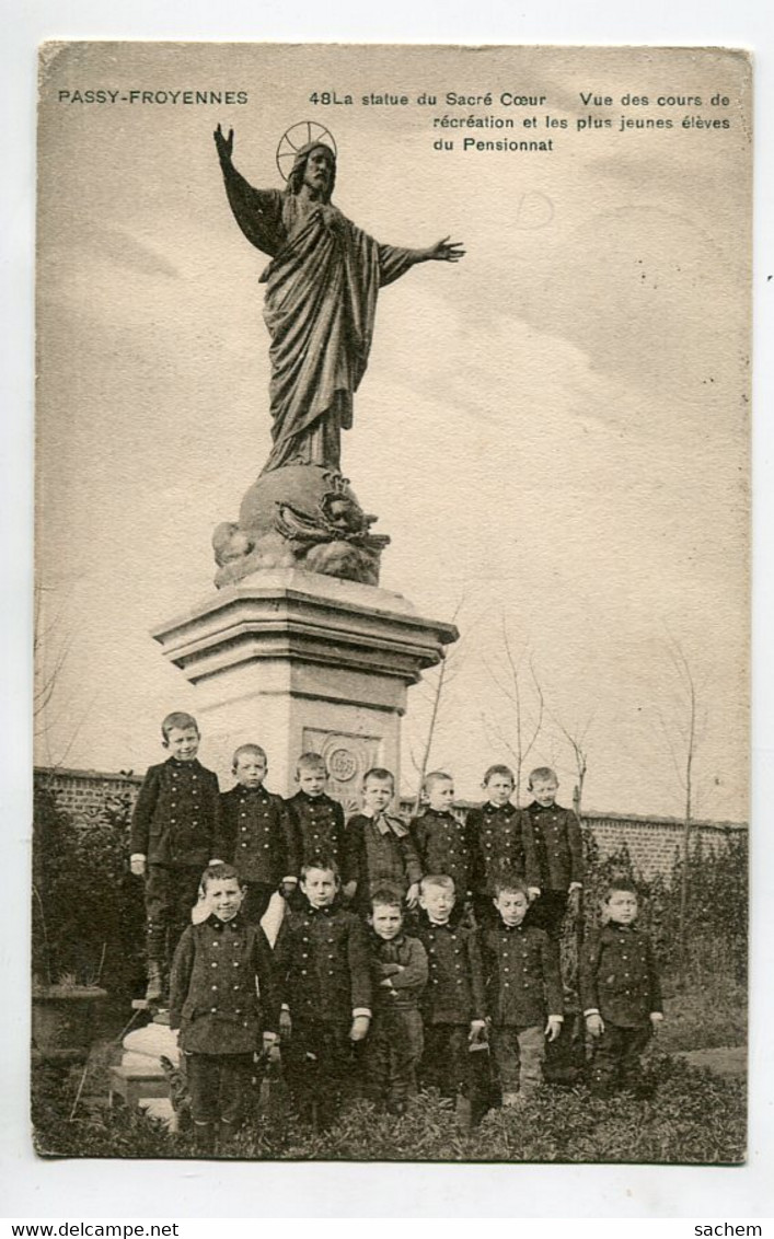 BELGIQUE  PASSY FROYENNES Pensionnat  Jeunes Elèves Uniformes Cour Récréation Statue Sacré Coeur  " Chers    /D06 2022 - Tournai