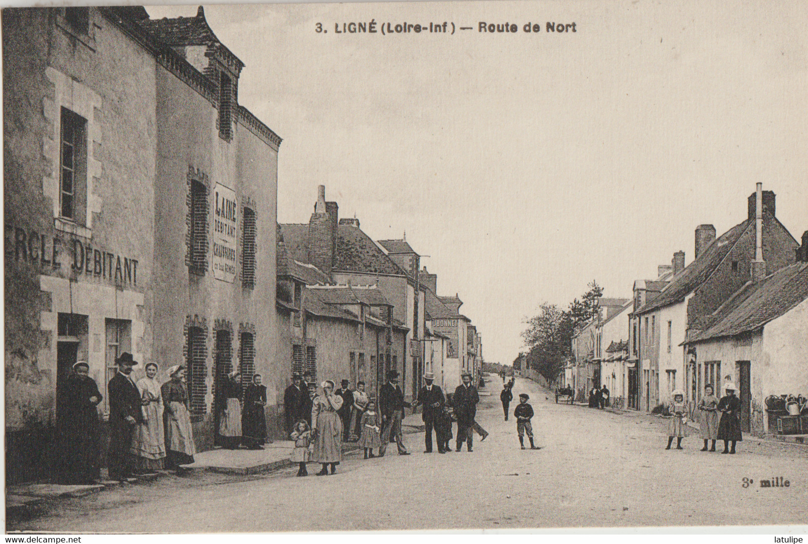 Ligné  44  La Route De Nort Tres Tres Animée Devant Lainé Debitant De Boissons Buvette Et Chaussures - Ligné