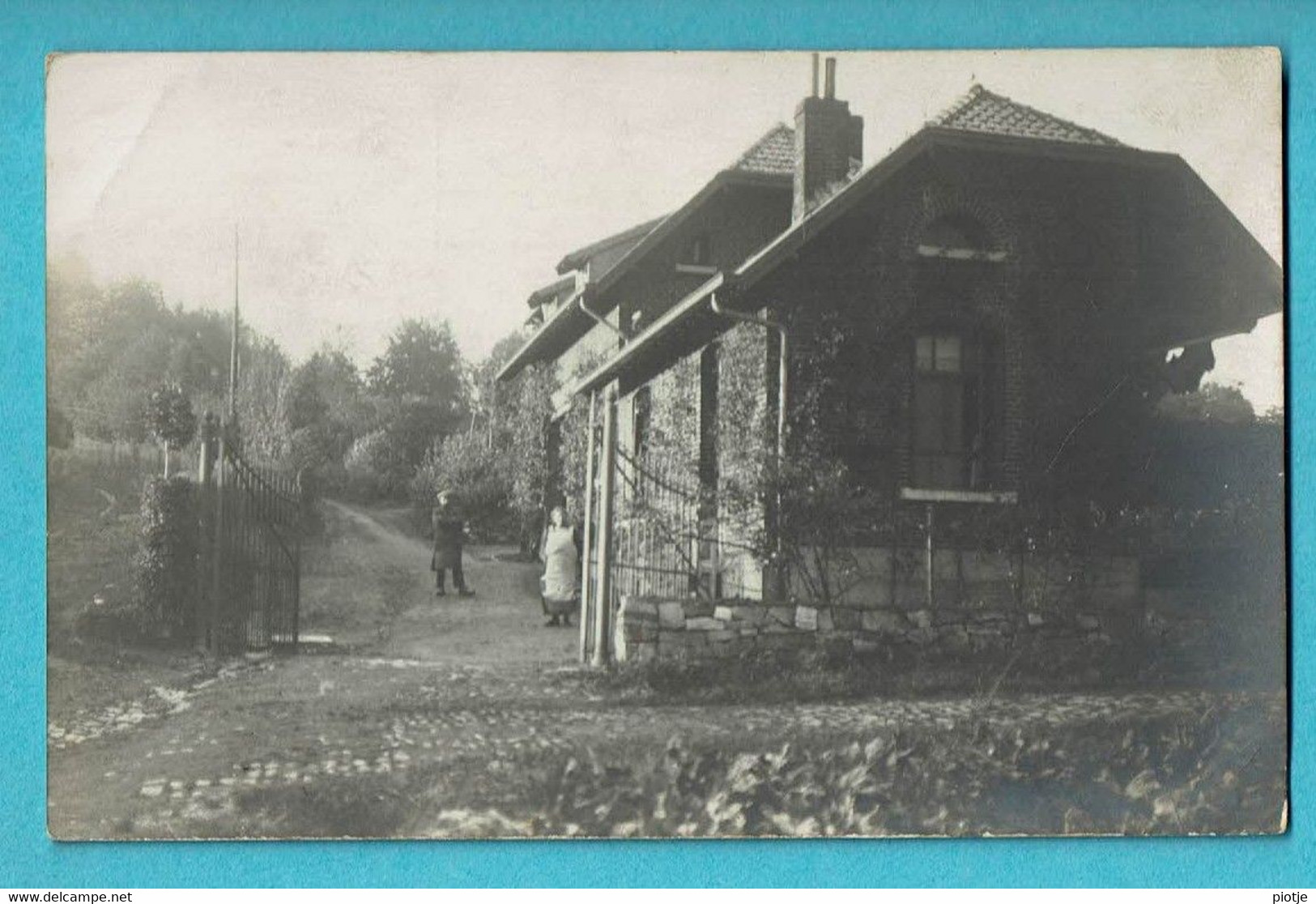 * Amougies (Mont De L'Enclus - Kluisbergen - Hainaut) * (Carte Photo - Fotokaart) Animée, Villa, Unique, TOP, Mr. Roger - Kluisbergen