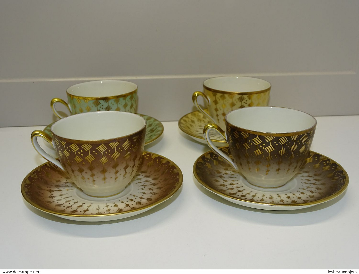 * 4 TASSES & SOUCOUPES PORCELAINE FINE BAVARIA ESCHENBACH GERMANY 4 COULEURS  E - Eschenbach (DEU)