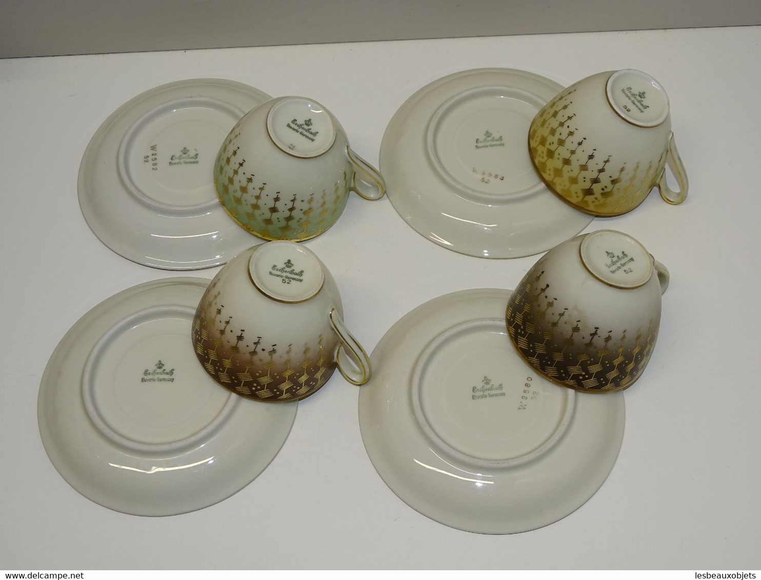 * 4 TASSES & SOUCOUPES PORCELAINE FINE BAVARIA ESCHENBACH GERMANY 4 COULEURS  E - Eschenbach (DEU)