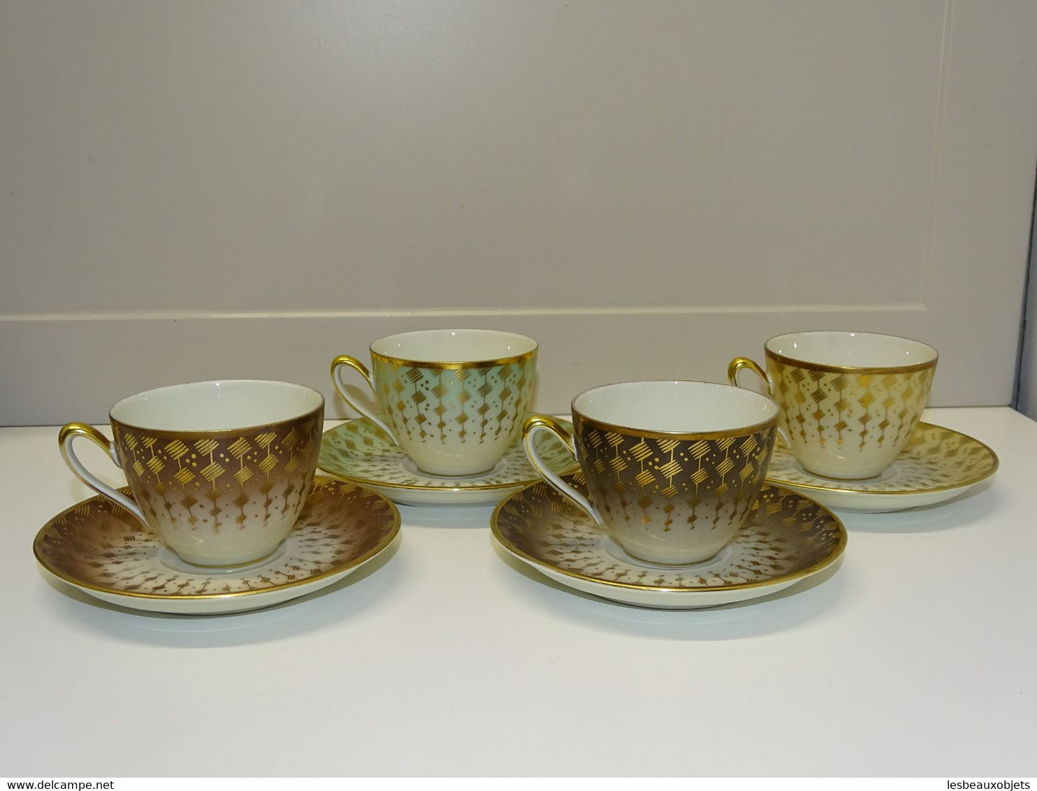 * 4 TASSES & SOUCOUPES PORCELAINE FINE BAVARIA ESCHENBACH GERMANY 4 COULEURS  E