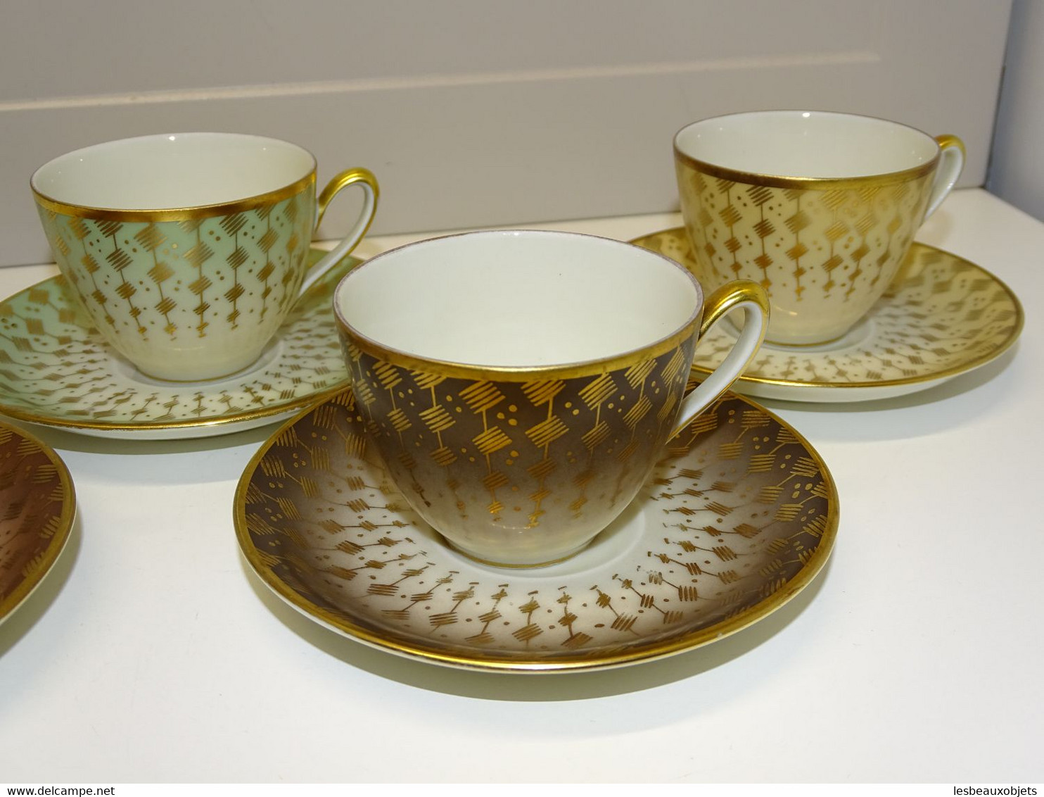 * 4 TASSES & SOUCOUPES PORCELAINE FINE BAVARIA ESCHENBACH GERMANY 4 COULEURS  E