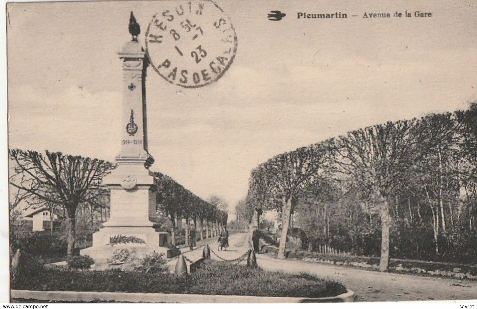 PLEUMARTIN - Avenue De La Gare - Pleumartin