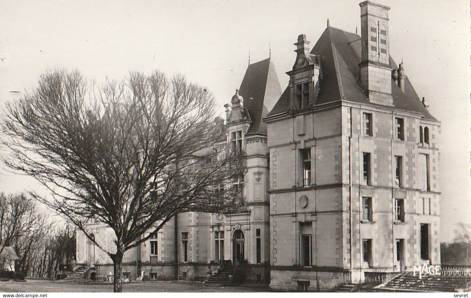 VOUNEUIL-sous-BIARD. - Château De Boivre. Centre D'éducation Physique Et Sportive De L'Académie De Poitiers - Vouneuil Sous Biard