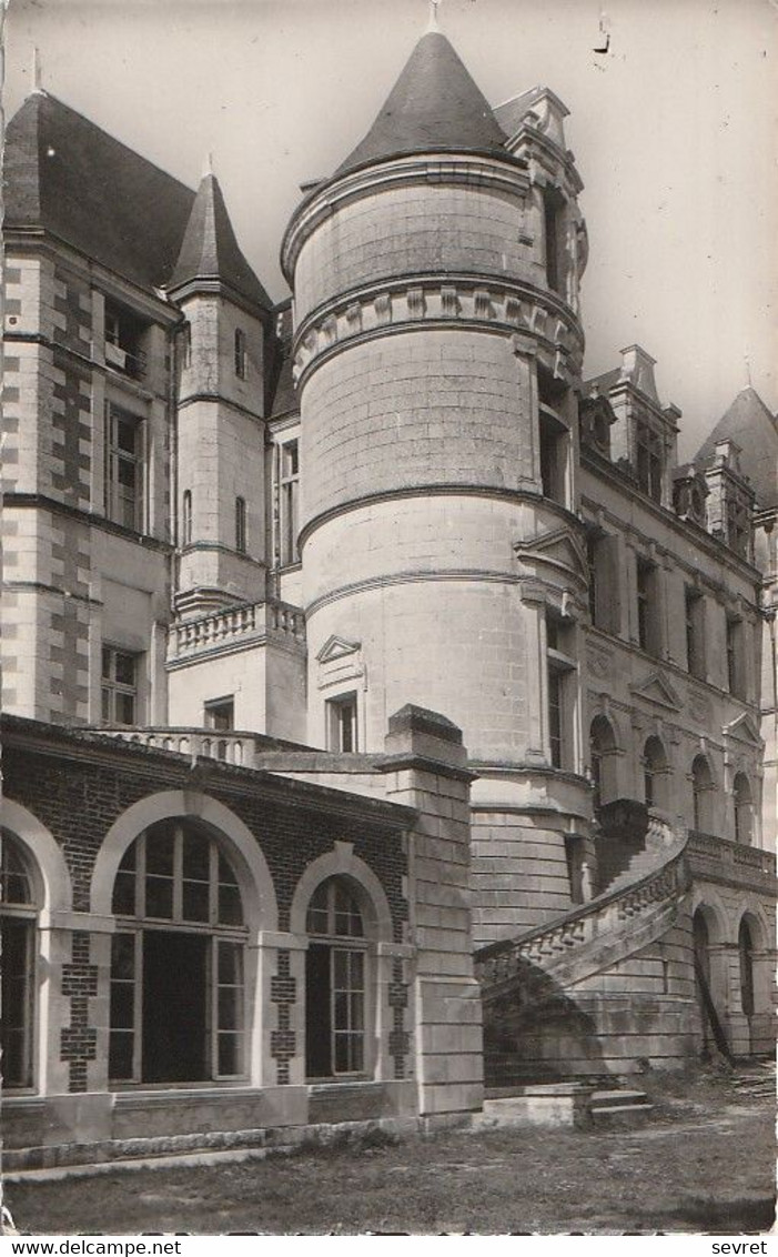 VOUNEUIL-sous-BIARD. - Château De Boivre. Centre D'éducation Physique Et Sportive De L'Académie De Poitiers - Vouneuil Sous Biard