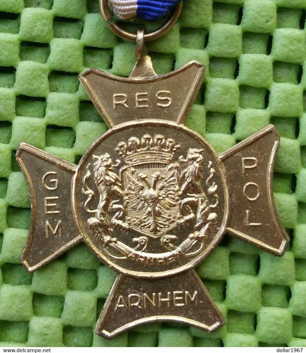 Medaille - Reserve Politie - Gem Arnhem + Kroontje 3+4.  -  Foto's  For Condition. (Originalscan !!) - Police & Gendarmerie
