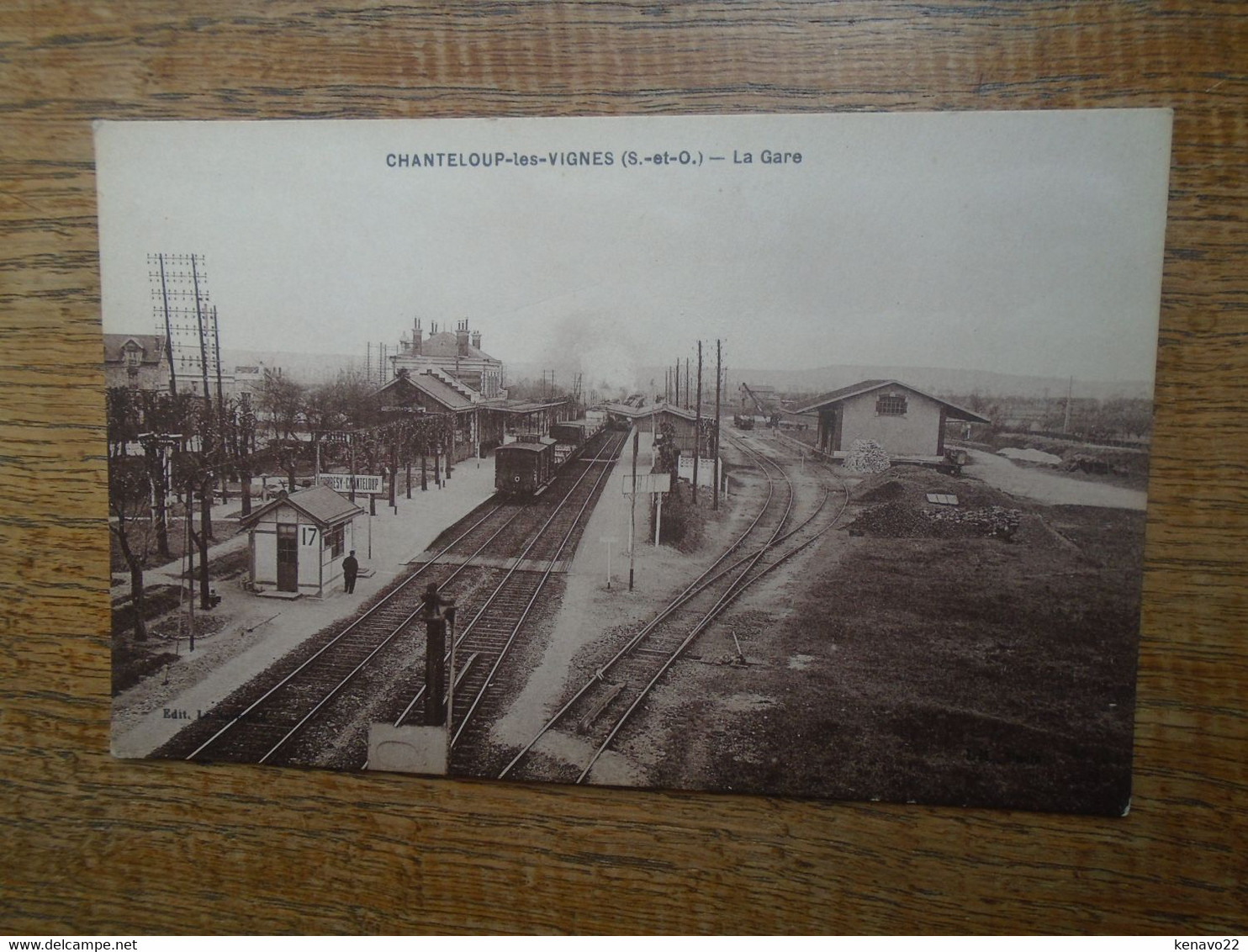 Carte Assez Rare , Chanteloup-les-vignes , La Gare "" Carte Animée "" - Chanteloup Les Vignes