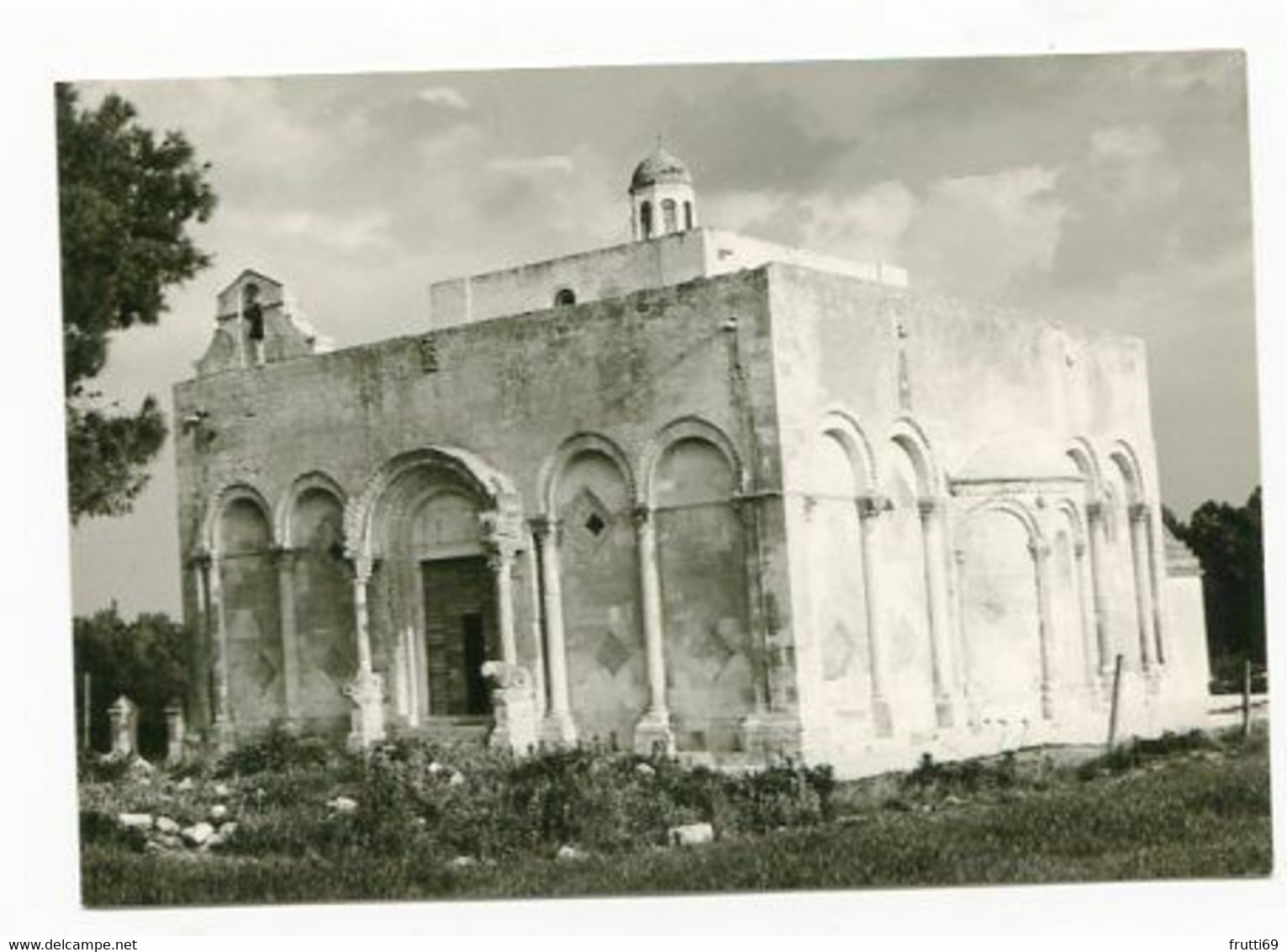 AK 052854 ITALY - Manfredonia - Basilica Di S. Maria Di Siponto - Manfredonia