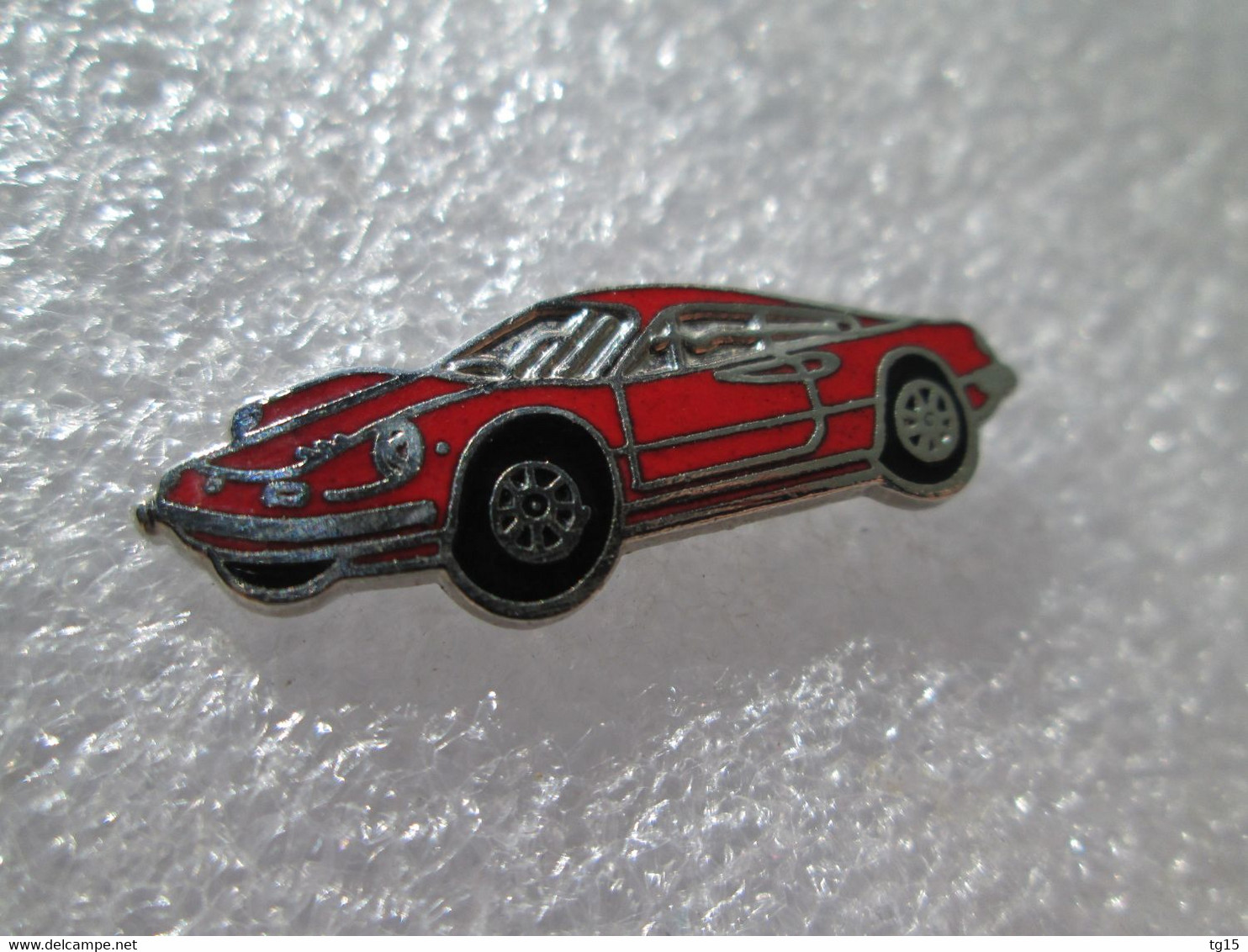 PIN'S    FERRARI  DINO  246 GT  email grand feu