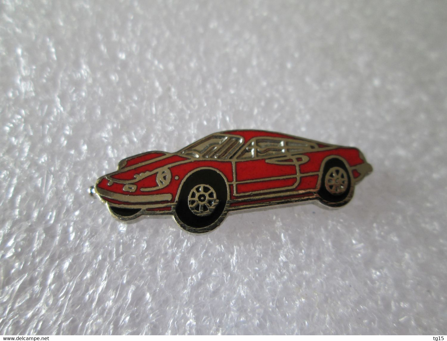 PIN'S    FERRARI  DINO  246 GT  email grand feu