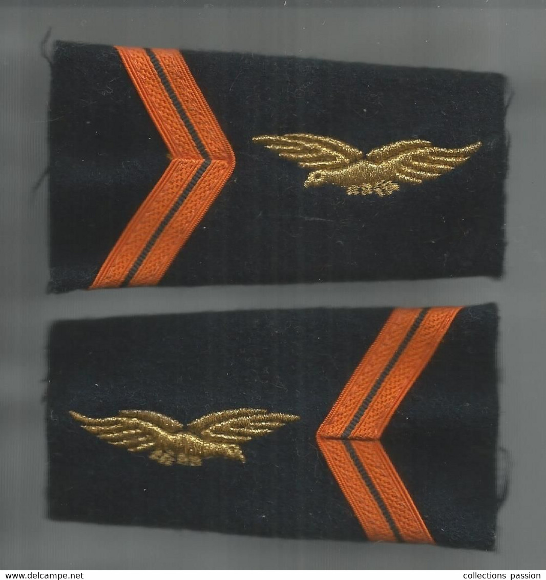 PASSANT D'EPAULE , Grade ,armée De L'air , LA PAIRE , Frais Fr 1.95 E - Patches