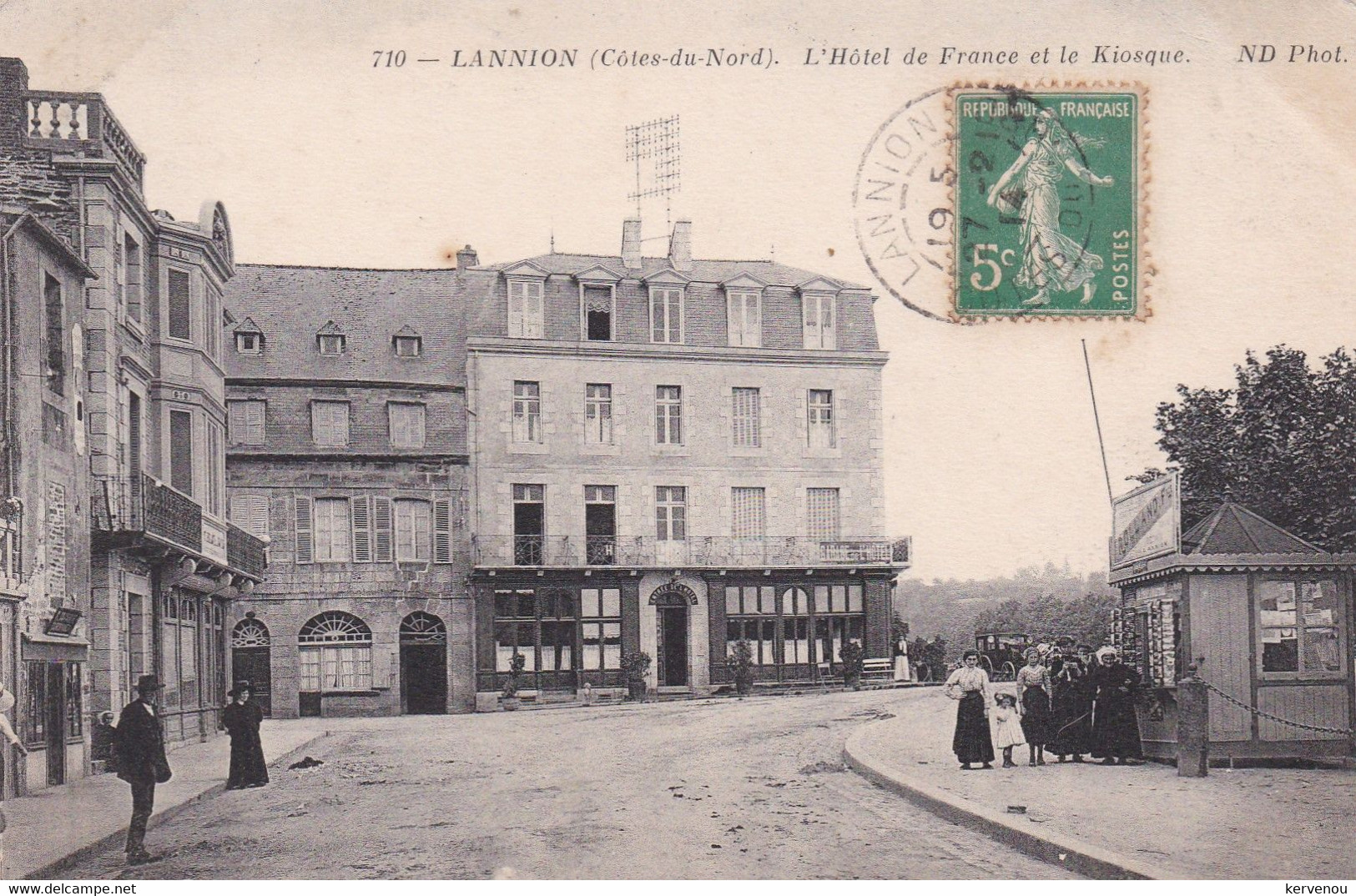 LANNION  L'hotel De France Et Le Kiosque - Lannion