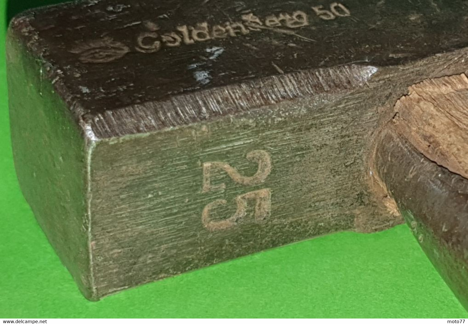 Ancien OUTIL spécial - MARTEAU arrache clous 25 Goldenberg 50 - acier et bois - "Laissé dans son jus"- vers 1940 1950